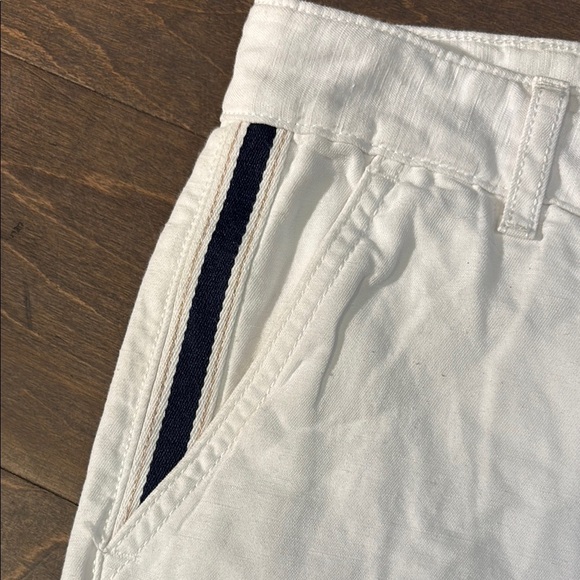 White Casual women's Shorts - Picture 4 of 7